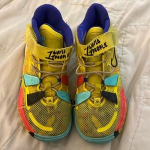 Kyrie 7 1 World 1 People